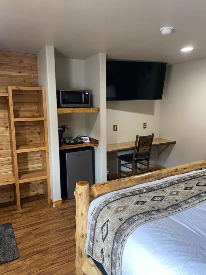 Summit Lake Lodge Екстериор снимка