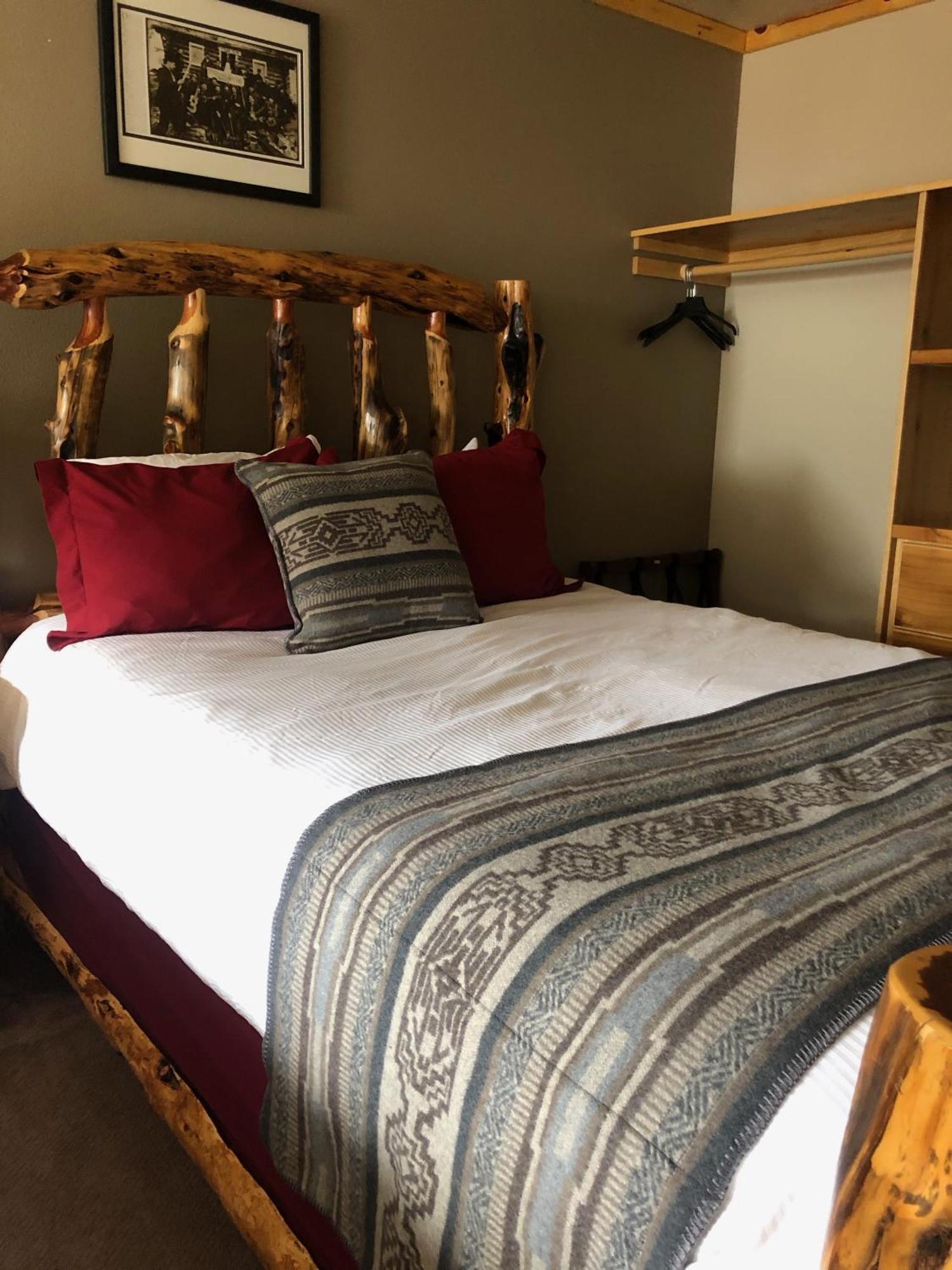 Summit Lake Lodge Екстериор снимка
