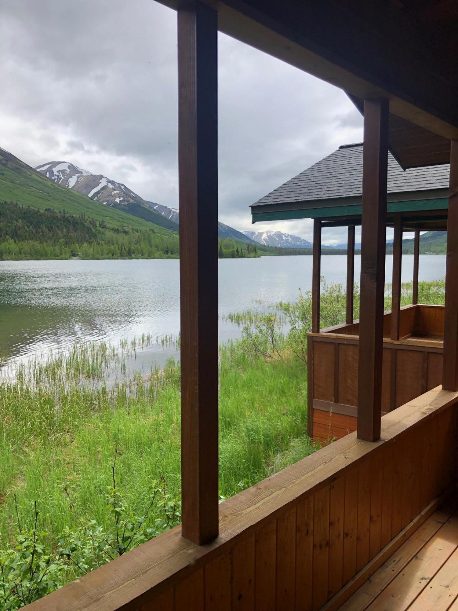Summit Lake Lodge Екстериор снимка