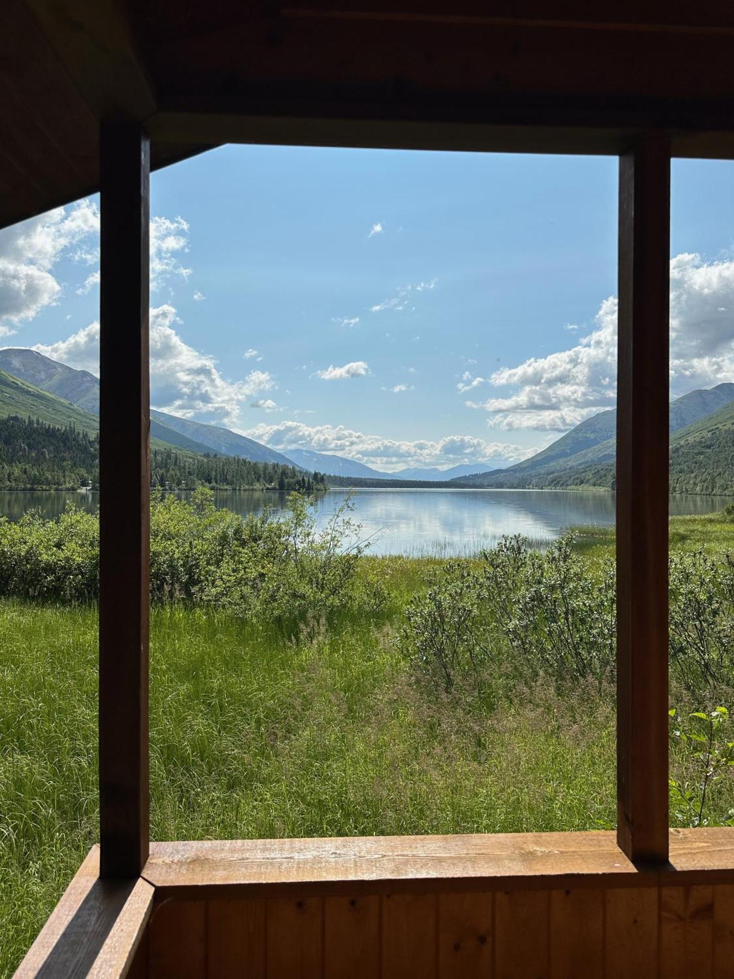 Summit Lake Lodge Екстериор снимка