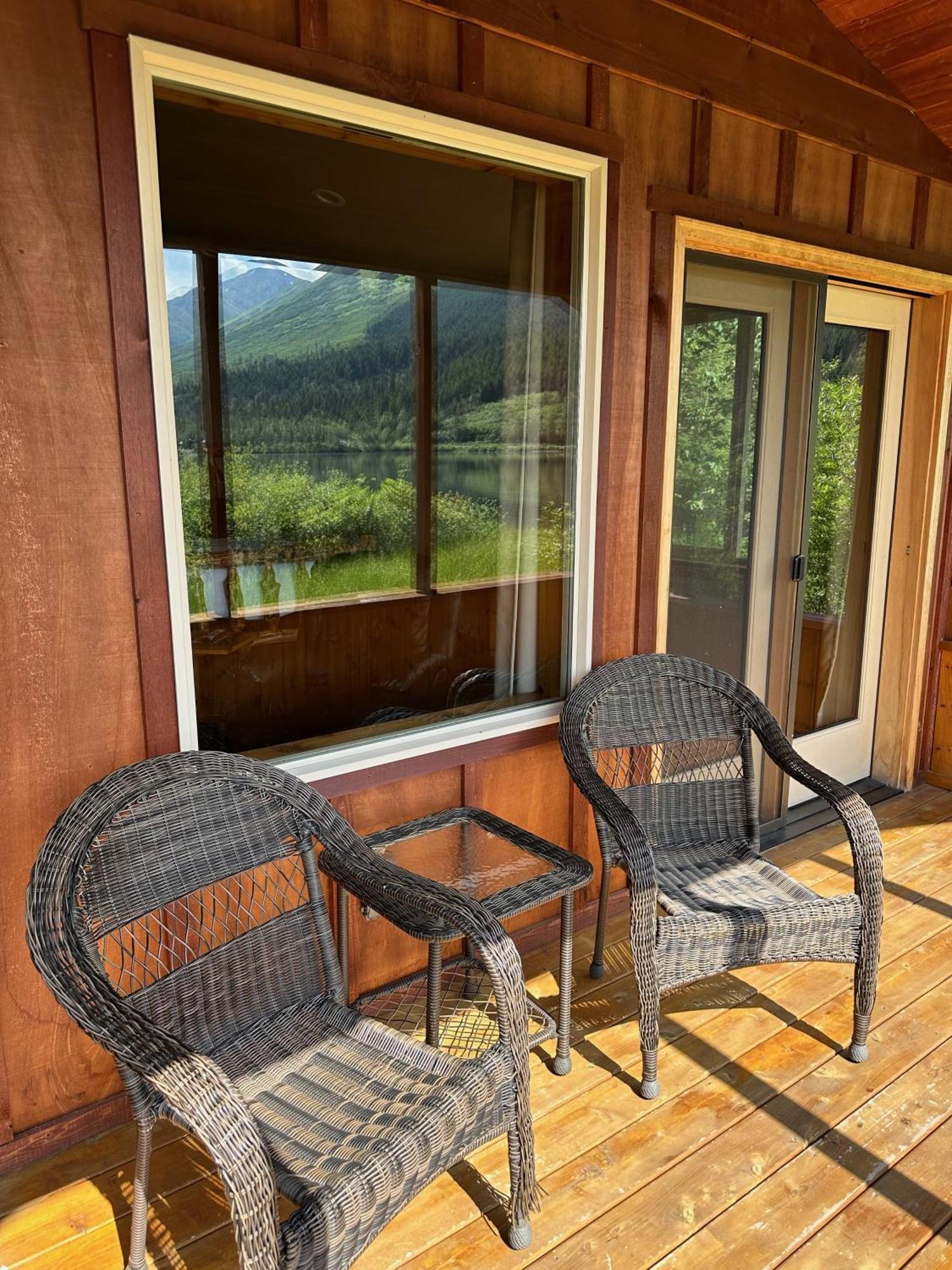 Summit Lake Lodge Екстериор снимка