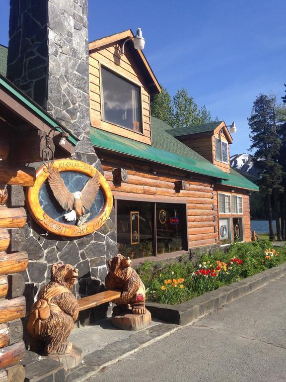 Summit Lake Lodge Екстериор снимка