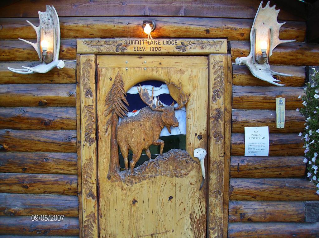 Summit Lake Lodge Екстериор снимка
