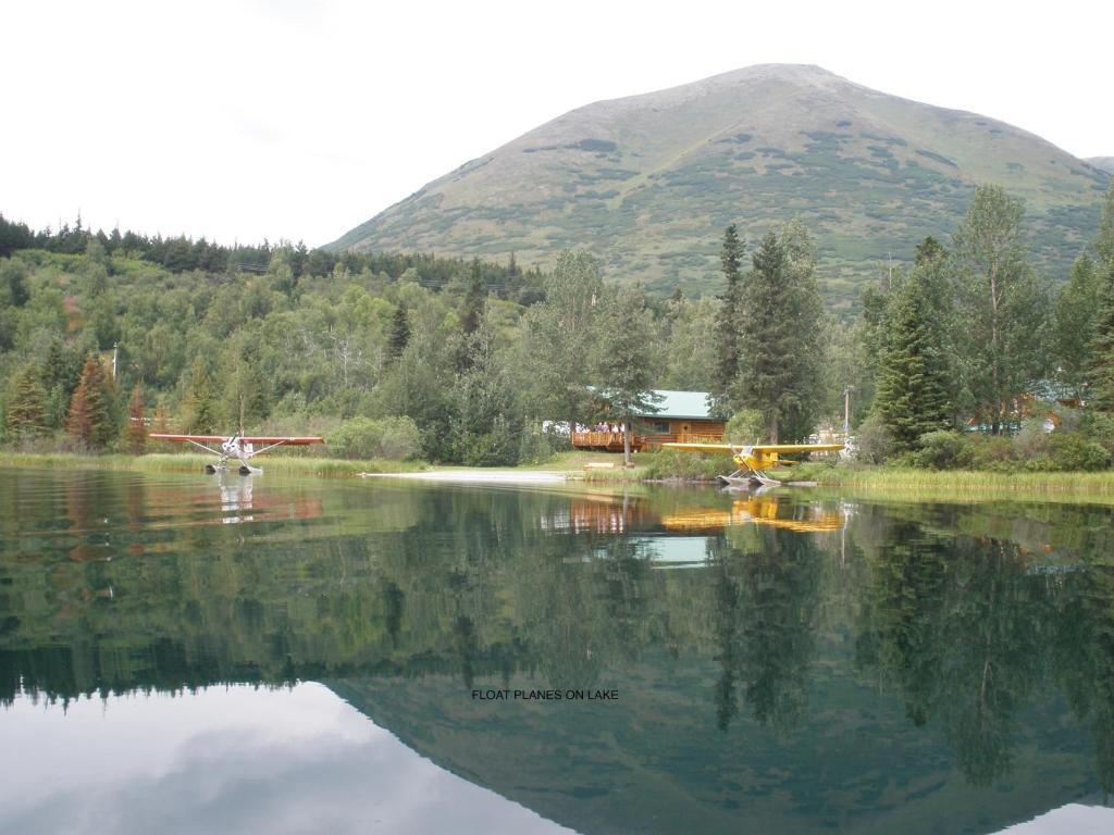 Summit Lake Lodge Екстериор снимка