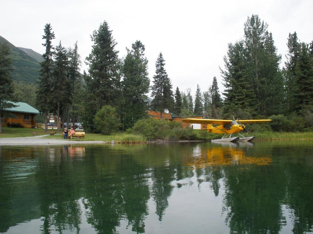 Summit Lake Lodge Екстериор снимка